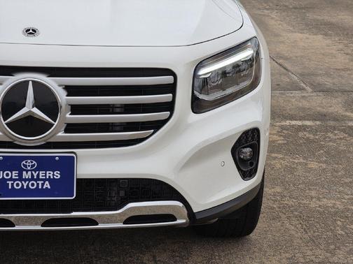 White 2025 Mercedes-Benz GLB 250 Base