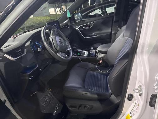 2025 Toyota RAV4 Hybrid SE