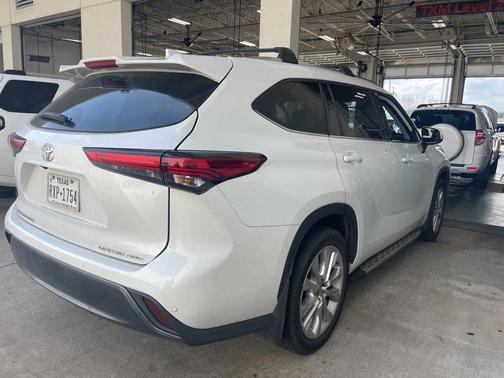 2022 Toyota Highlander Limited