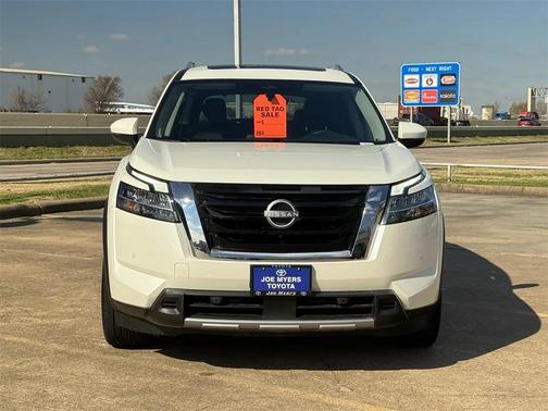 2024 Nissan Pathfinder SL FWD