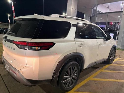 2024 Nissan Pathfinder SL FWD