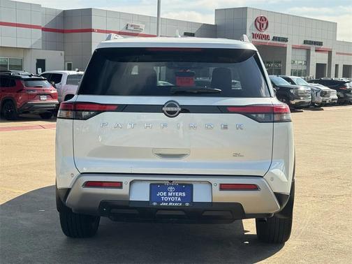 2024 Nissan Pathfinder SL FWD