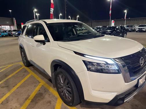 2024 Nissan Pathfinder SL FWD