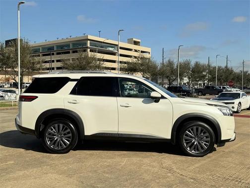 2024 Nissan Pathfinder SL FWD