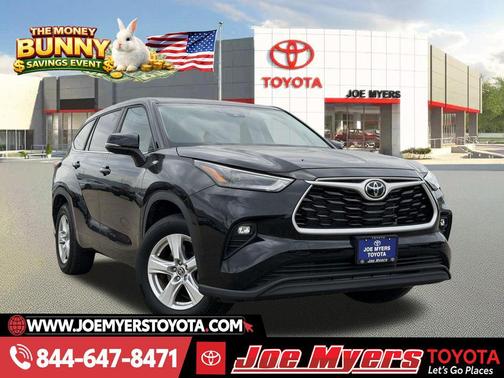 Midnight Black Metallic 2025 Toyota Highlander LE