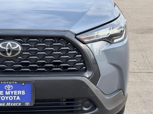 Celestite 2023 Toyota Corolla Cross LE