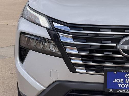 Brilliant Silver Metallic 2025 Nissan Rogue SV