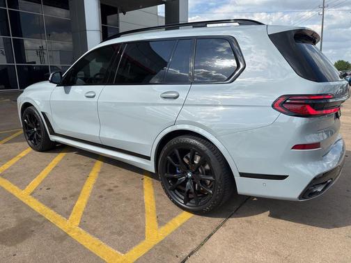 Brooklyn Grey Metallic 2024 BMW X7 xDrive40i