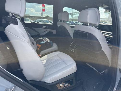 Brooklyn Grey Metallic 2024 BMW X7 xDrive40i