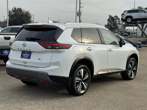 2024 Nissan Rogue SL