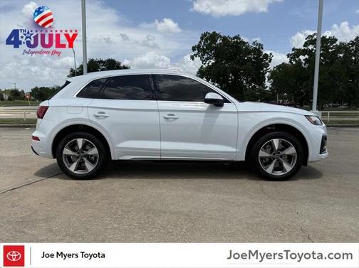 2022 Audi Q5 40 Premium Plus
