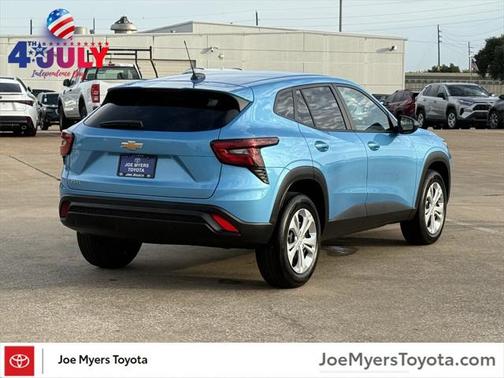 2025 Chevrolet Trax LS