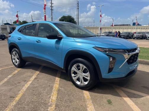 2025 Chevrolet Trax LS