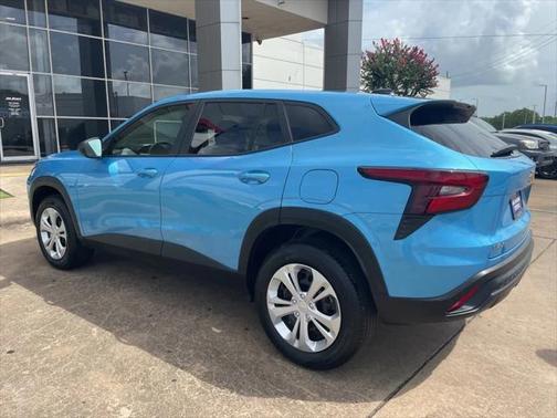 2025 Chevrolet Trax LS