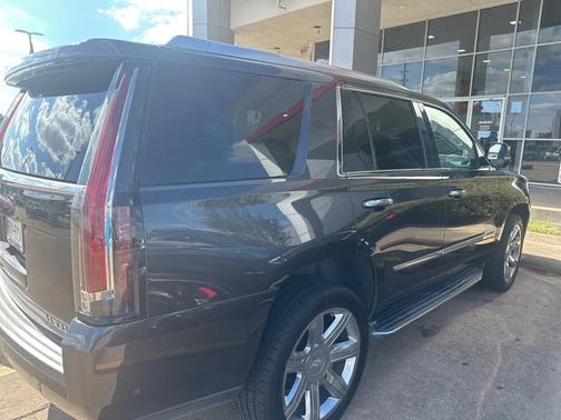 2018 Cadillac Escalade Luxury