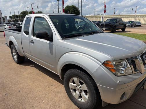 Brilliant Silver 2014 Nissan Frontier SV-I4