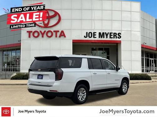 2025 Chevrolet Suburban LT