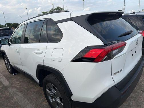 Ice 2024 Toyota RAV4 XLE