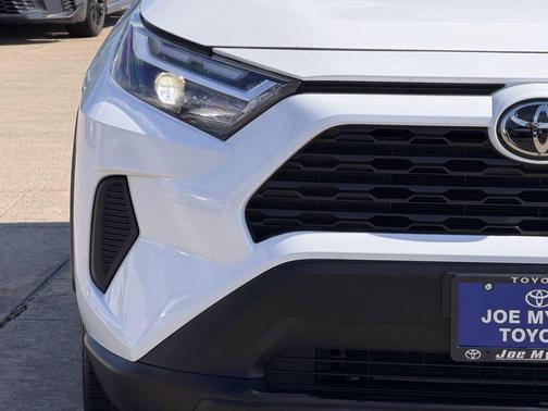 Ice 2024 Toyota RAV4 XLE
