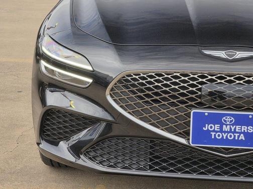 Vik Black 2026 Genesis G70 2.5T RWD