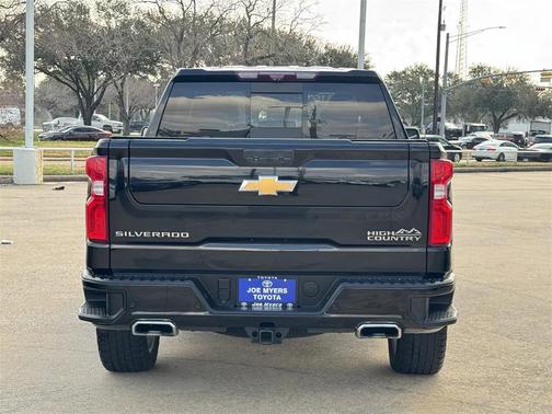 2022 Chevrolet Silverado 1500 High Country