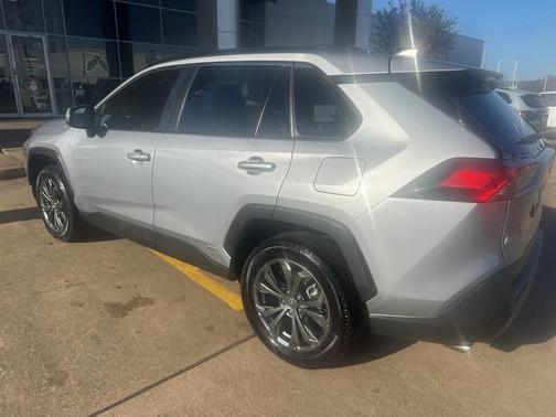 2025 Toyota RAV4 Hybrid XLE Premium