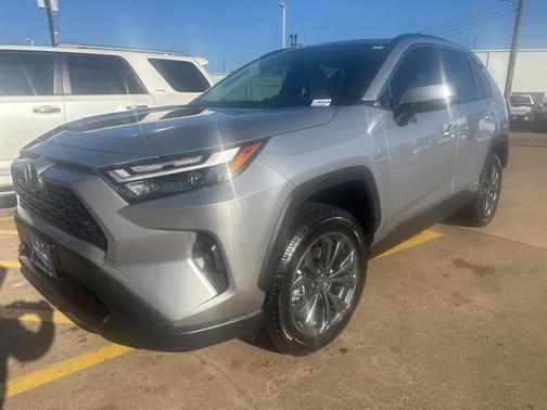 2025 Toyota RAV4 Hybrid XLE Premium