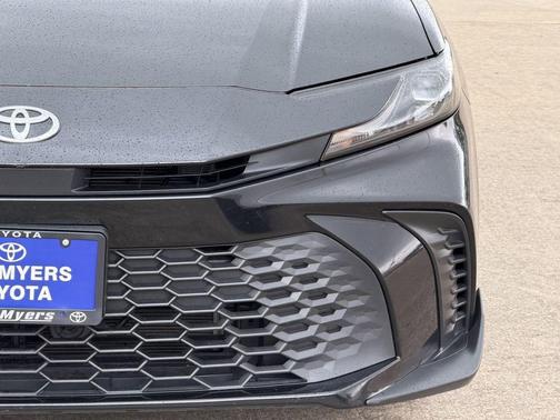 Midnight Black Metallic 2025 Toyota Camry SE