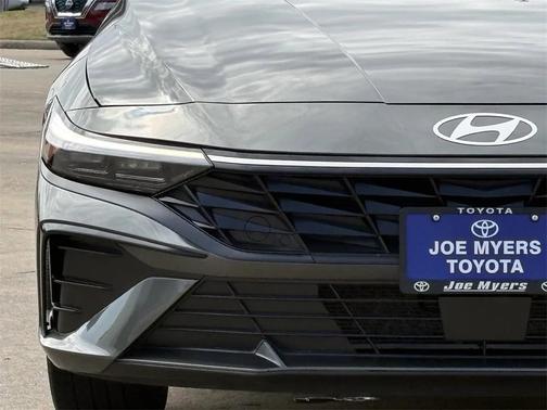 2025 Hyundai ELANTRA SEL