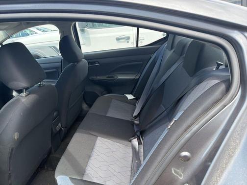 Gun Metallic 2025 Nissan Versa 1.6 SV
