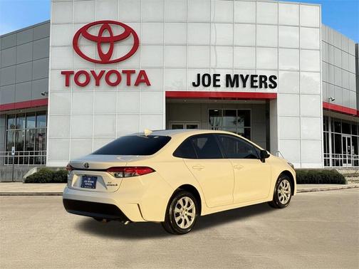 2024 Toyota Corolla Hybrid LE