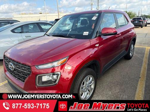 Ultimate Red 2025 Hyundai VENUE SE
