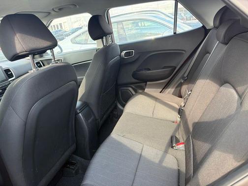Ultimate Red 2025 Hyundai VENUE SE