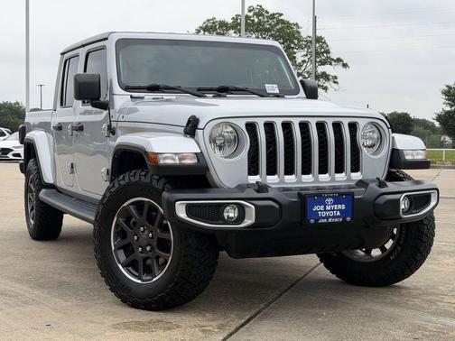 Silver Zynith Clearcoat 2022 Jeep Gladiator Overland