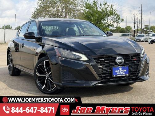 Super Black 2025 Nissan Altima SR FWD