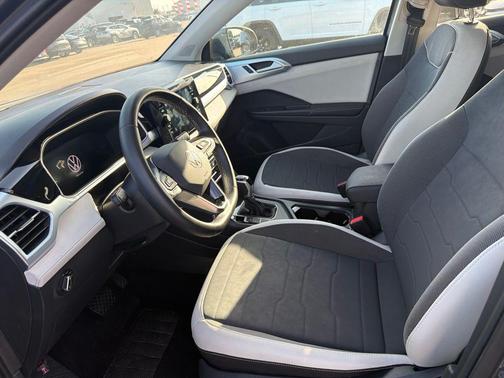 Gray 2026 Volkswagen Taos SE