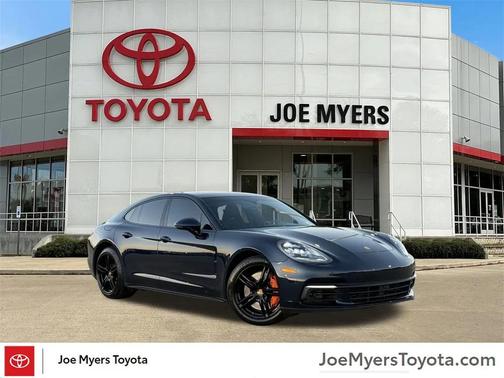 2018 Porsche Panamera 4