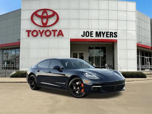 2018 Porsche Panamera 4