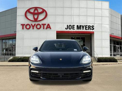 2018 Porsche Panamera 4