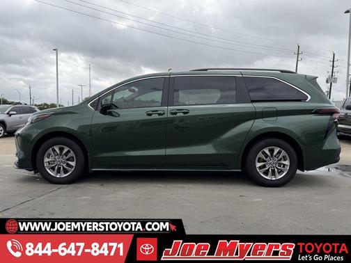 2025 Toyota Sienna LE