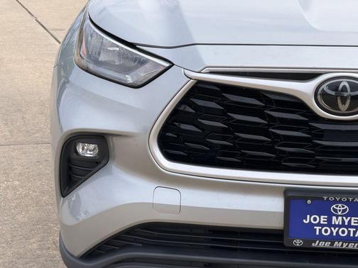 Silver 2020 Toyota Highlander XLE