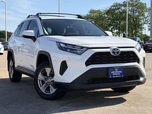Ice Cap 2025 Toyota RAV4 XLE