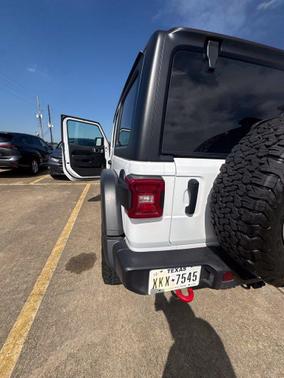 Bright White Clearcoat 2026 Jeep Wrangler Rubicon