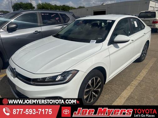 Pure White 2025 Volkswagen Jetta 1.5T S
