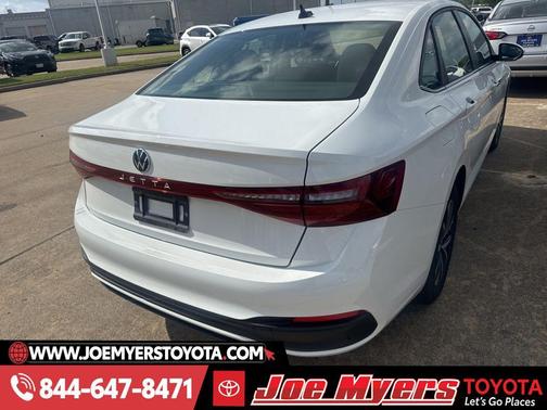 Pure White 2025 Volkswagen Jetta 1.5T S