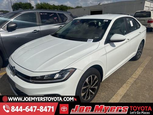 Pure White 2025 Volkswagen Jetta 1.5T S