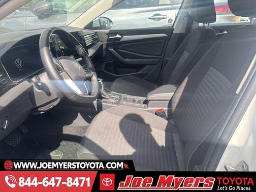 Pure White 2025 Volkswagen Jetta 1.5T S