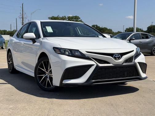 Ice 2024 Toyota Camry SE