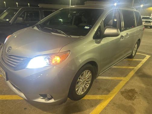 2015 Toyota Sienna XLE Premium