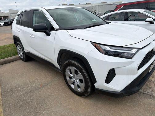 Ice 2025 Toyota RAV4 LE